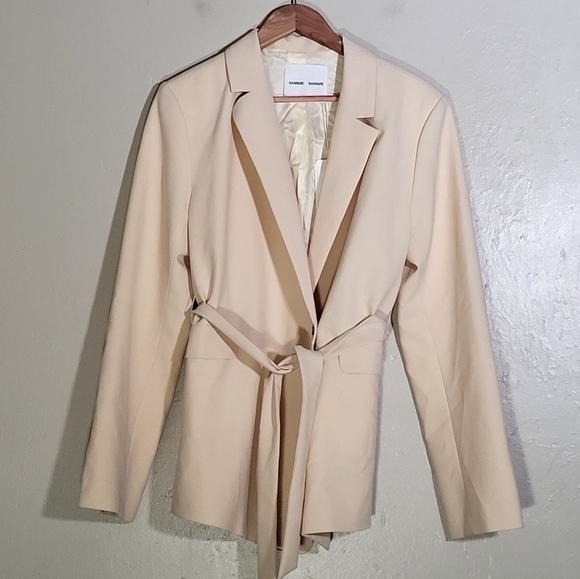 Samsoe Falina Belted Blazer - Picture 2 of 9